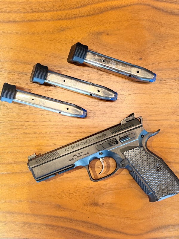 AT DV – CZ SHADOW 2