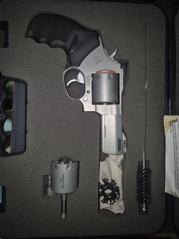 AT EM – REVÓLVER TAURUS RT 692 (COM DOIS TAMBORES: 9MM E .357 MAG)