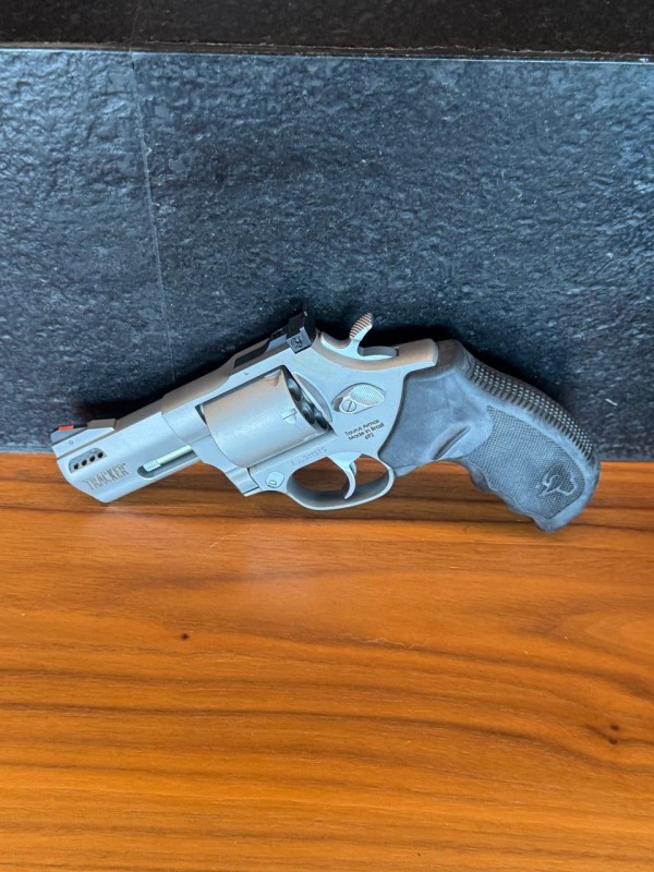 AT DV – REVÓLVER TAURUS RT 692 (COM DOIS TAMBORES: 9MM E .357 MAG)